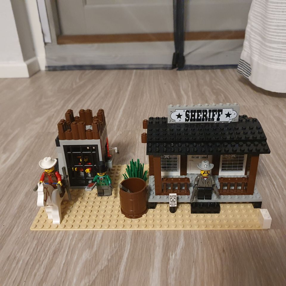LEGO 6755: Sheriff's Lock-Up