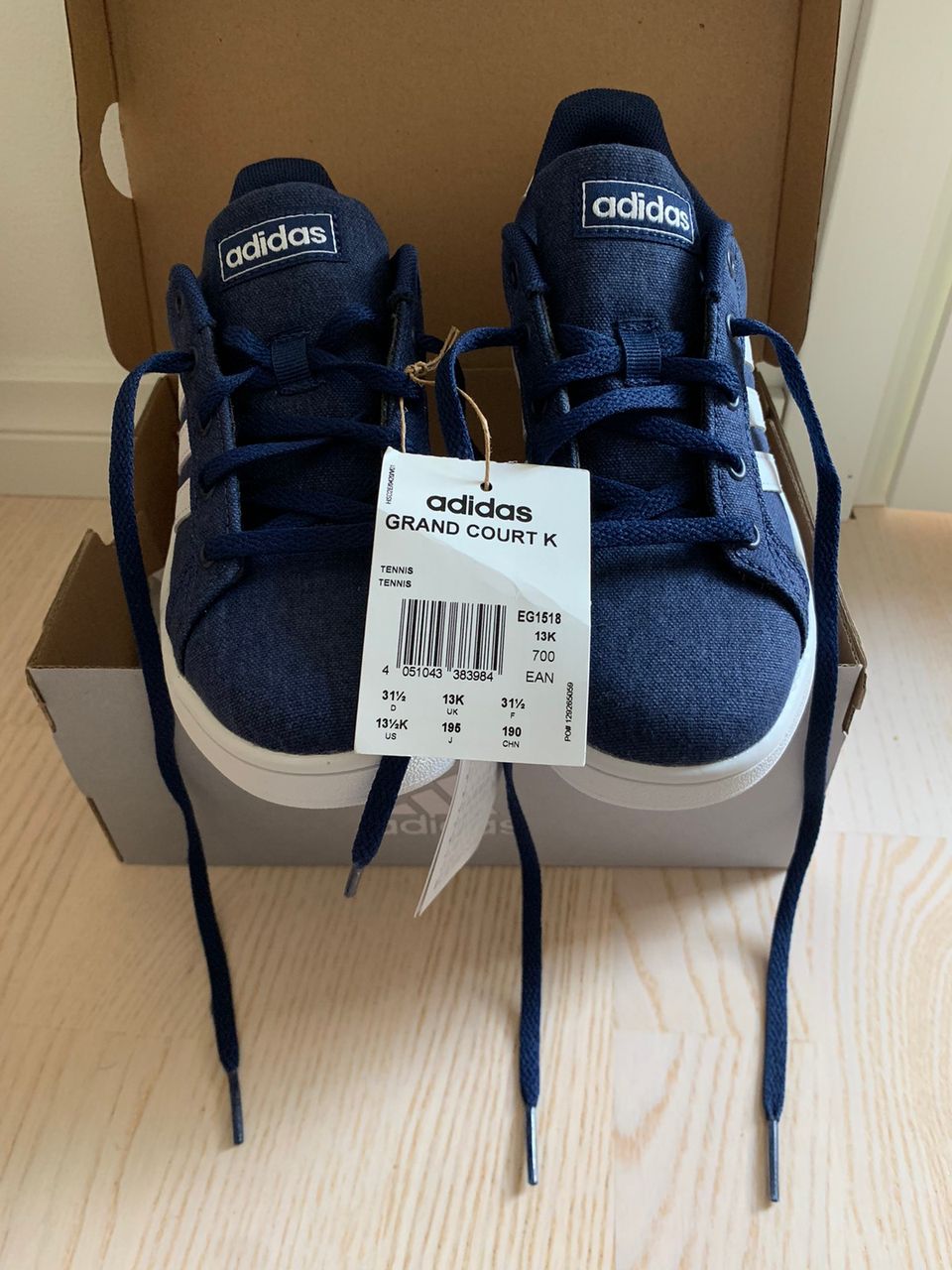 Uudet Adidas Grand Court tennarit / lenkkarit koko 31,5.