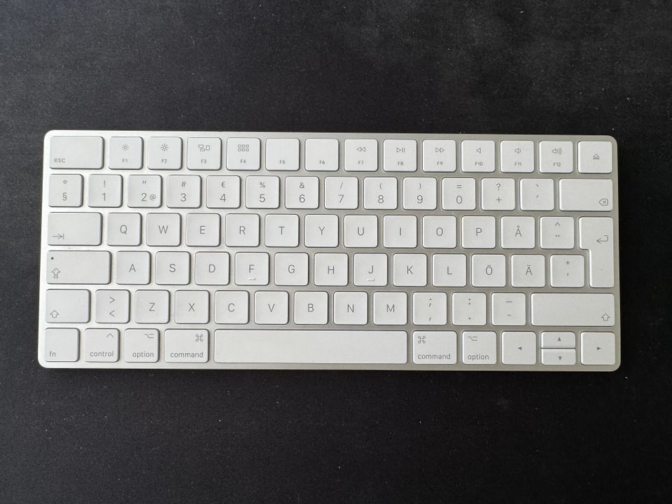Wireless Apple Magic Keyboard (A1644)