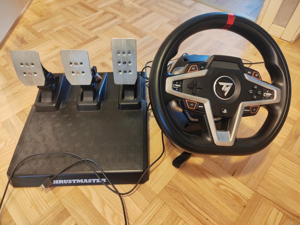 Thrustmaster T-248 ratti ja polkimet