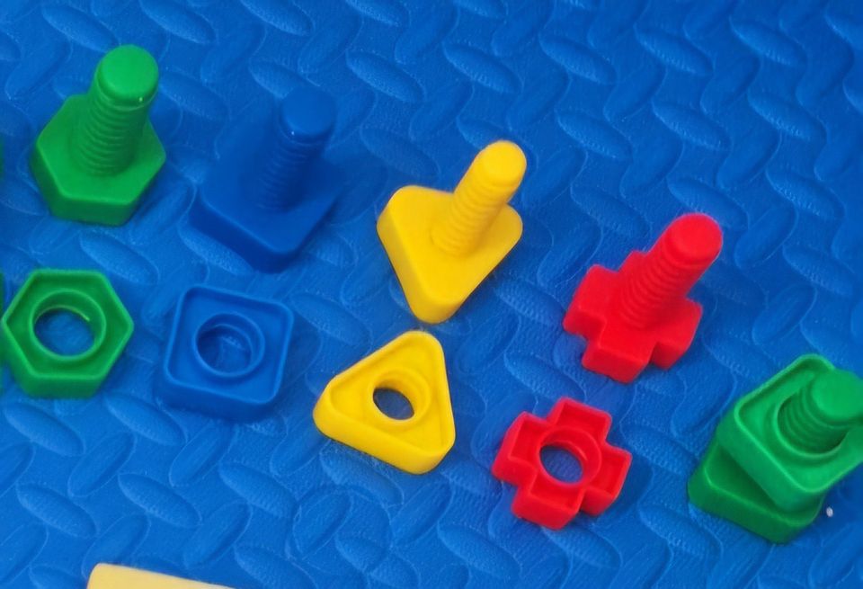Montessori taaperon palikkapeli