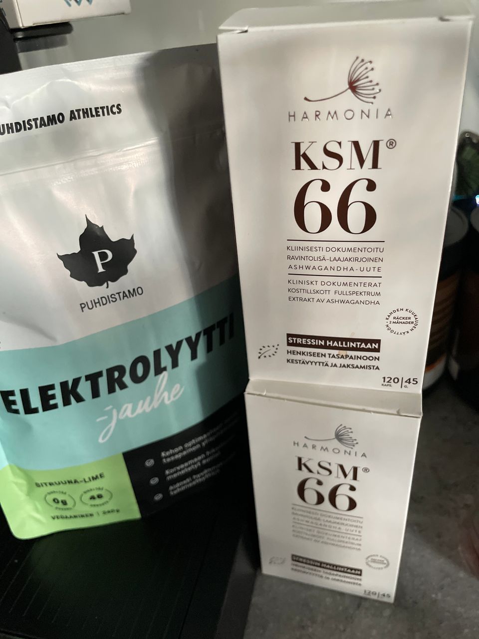 KSM66 2 kpl ja elektrolyyttijauhe