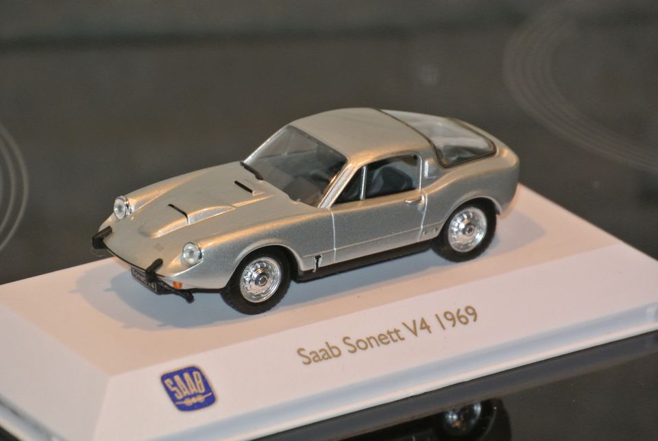 Saab Sonett V4 1969 metalli pienoismalli auto 1:43 keräilyauto hyvä kunto