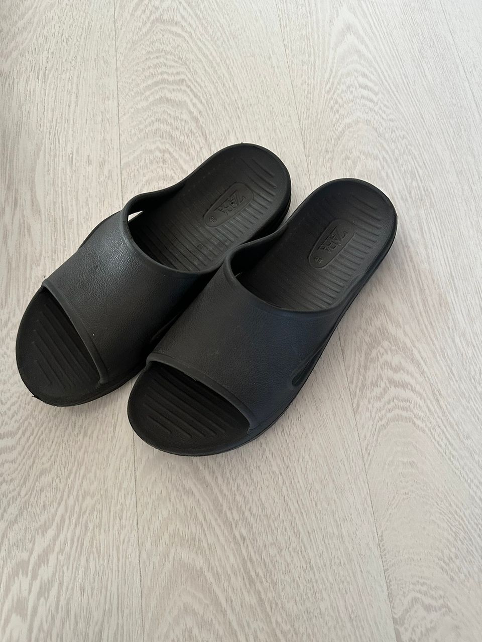 Sandaalit 35 (n.22cm)