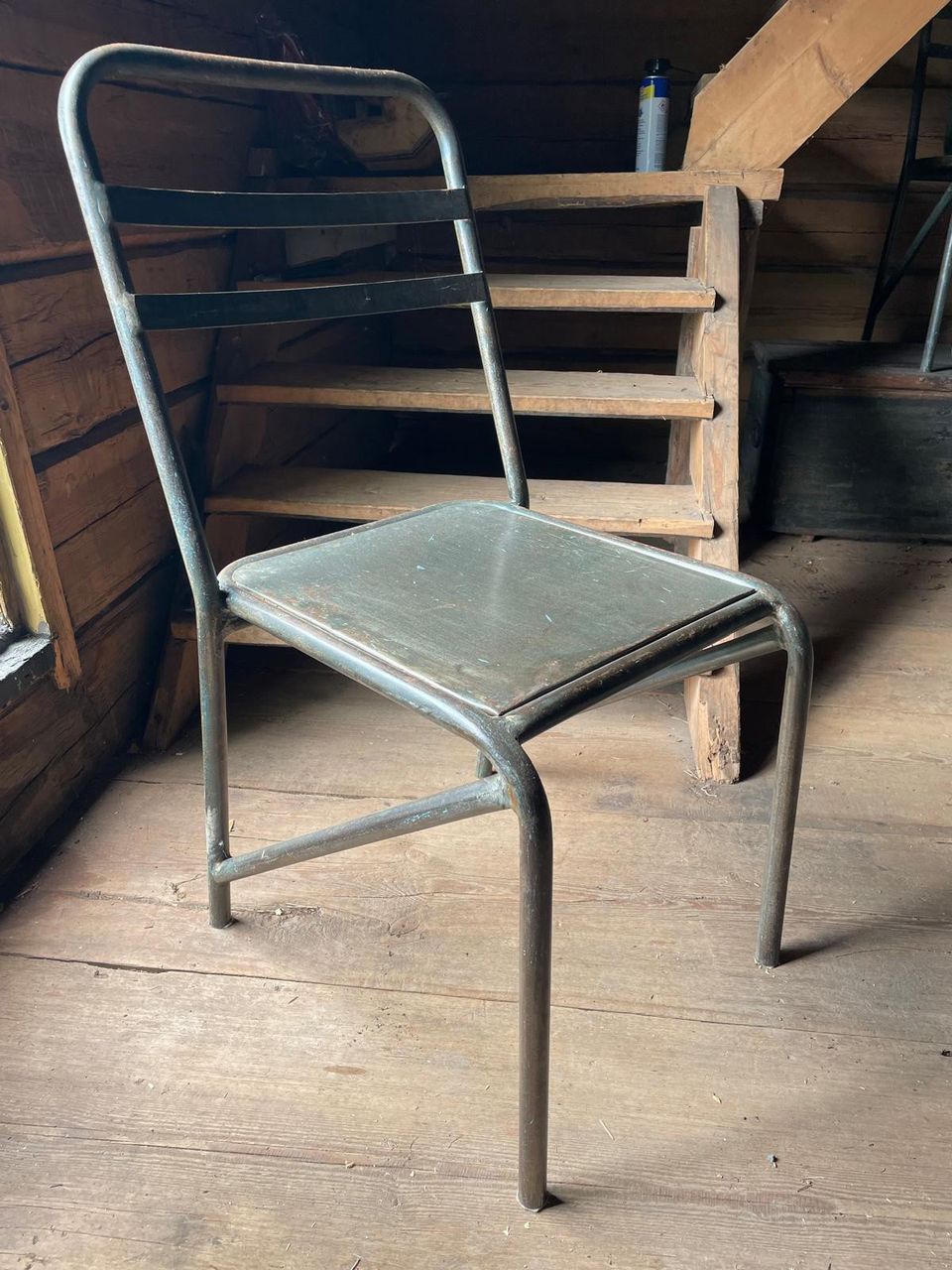 Upeat metalliset, tukevat tuolit, Tolix-tyylinen 4kpl
