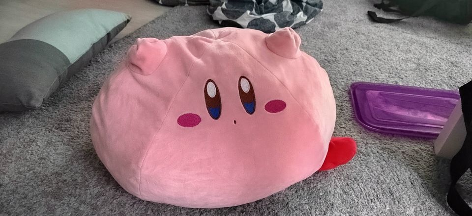 Kirby pehmolelu/tyyny