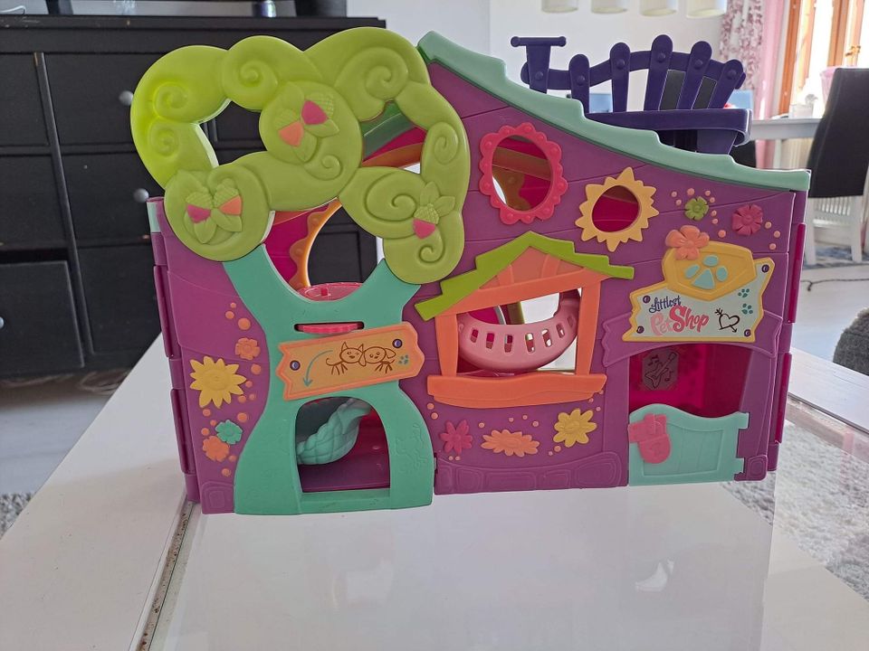 Littlest pet shop