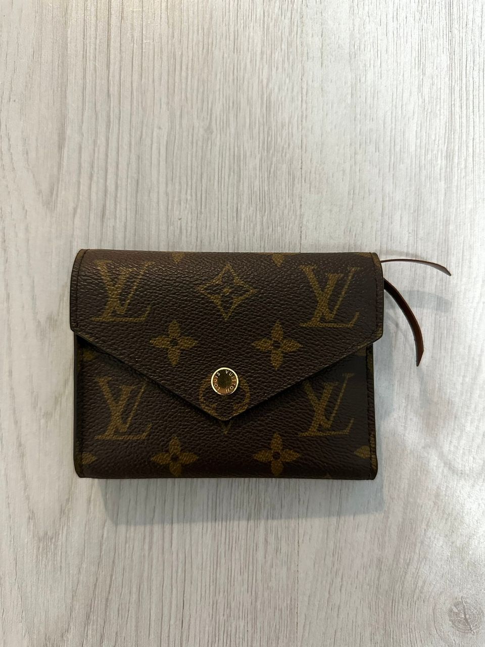 Louis Vuitton Victorine lompakko