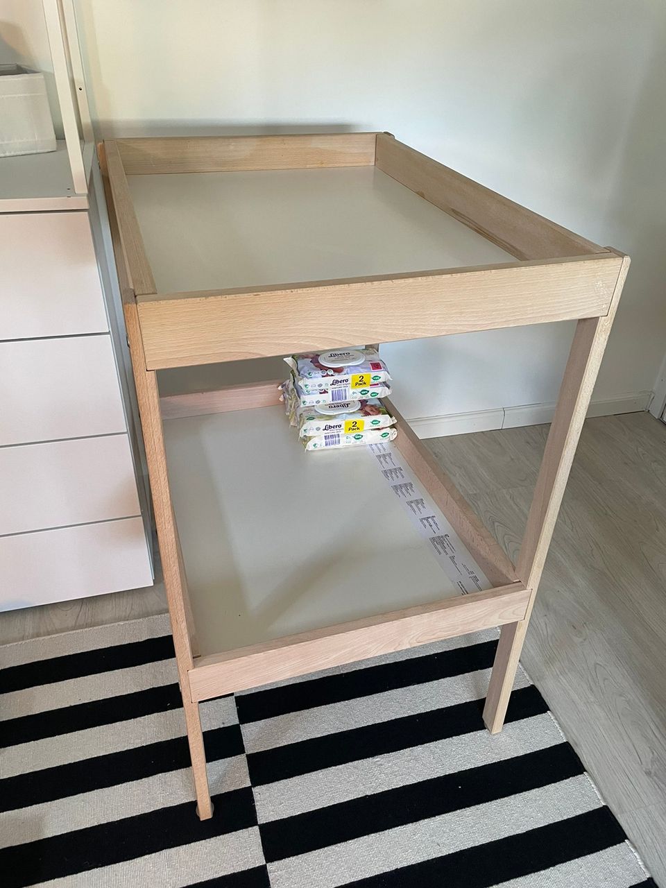 Ikea hoitopöytä