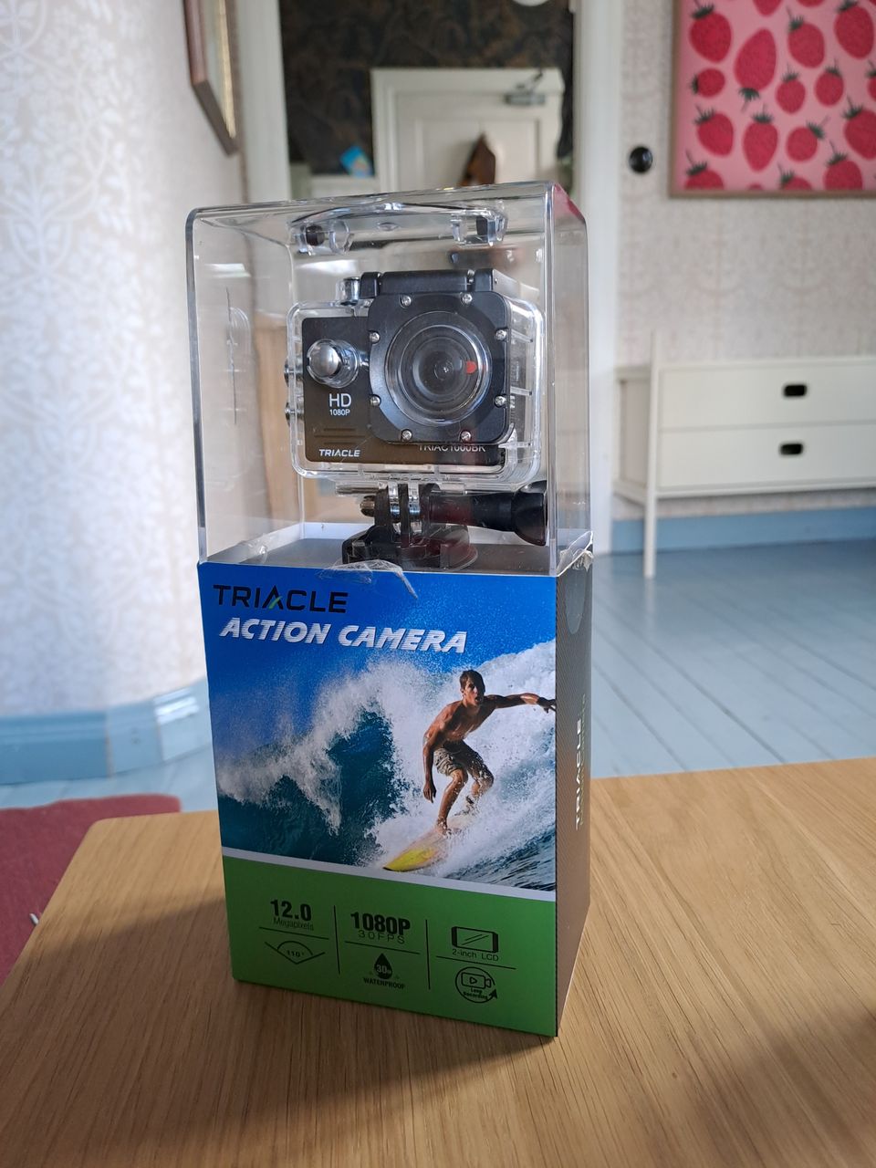 Triacle action camera
