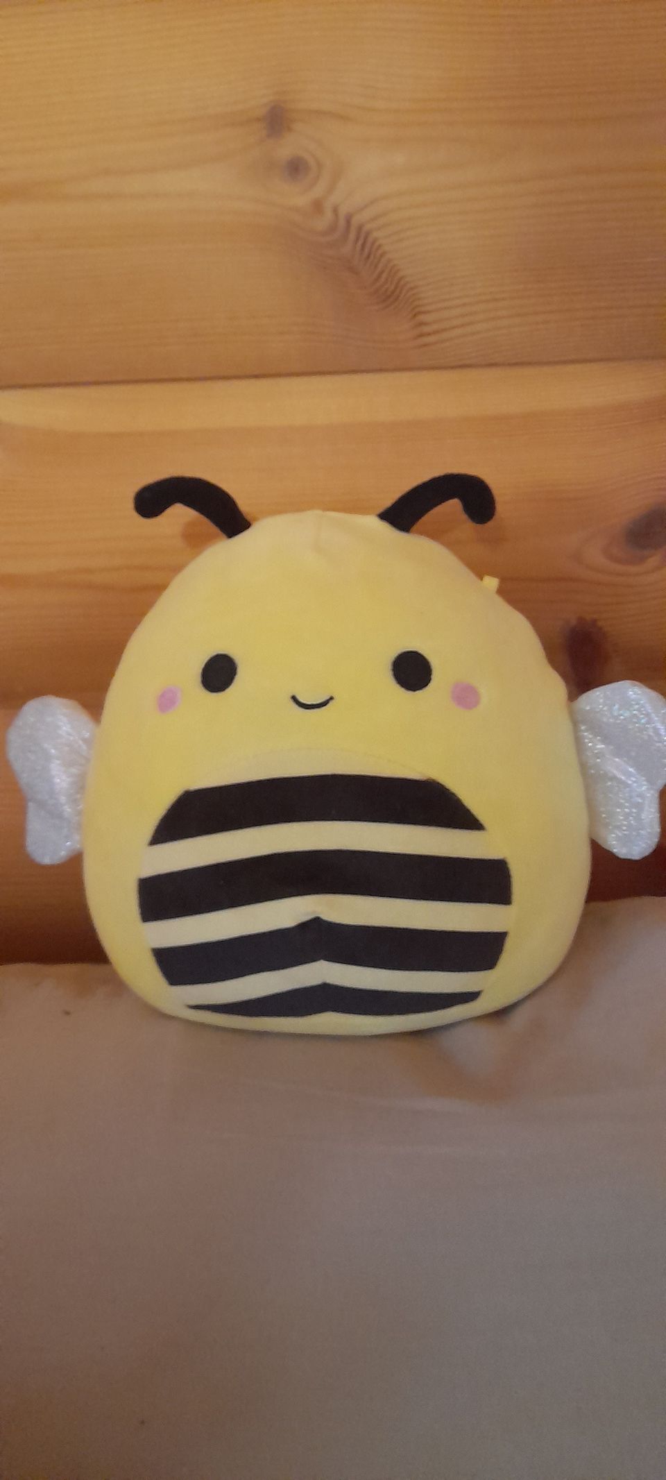 Squishmallows Sunny The Bee- Ampiainen