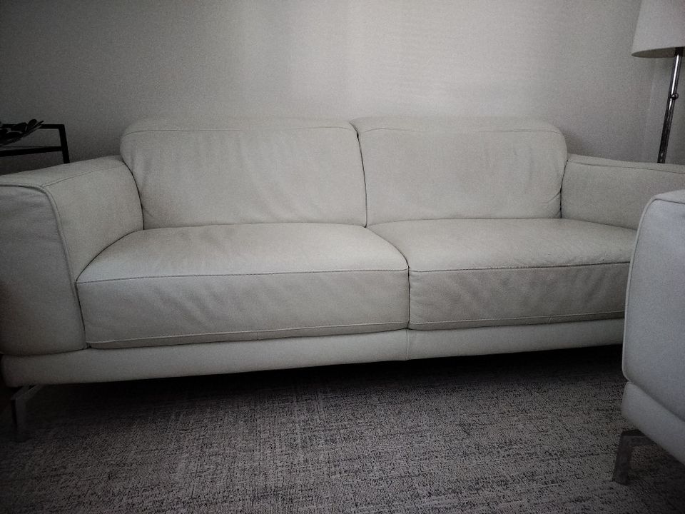 Myydään Natuzzin nahkainen sohva