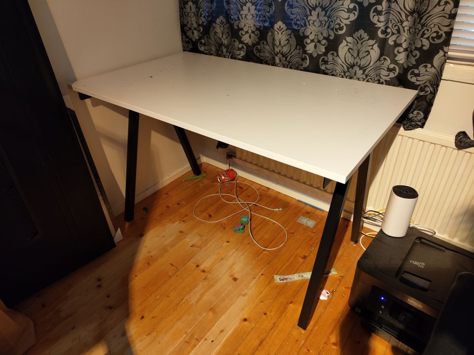 Ikea Trotten työpöytä 120x70cm