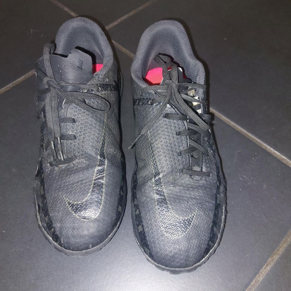 Nike Phantom jalkapallokengät Koko 34, turfit