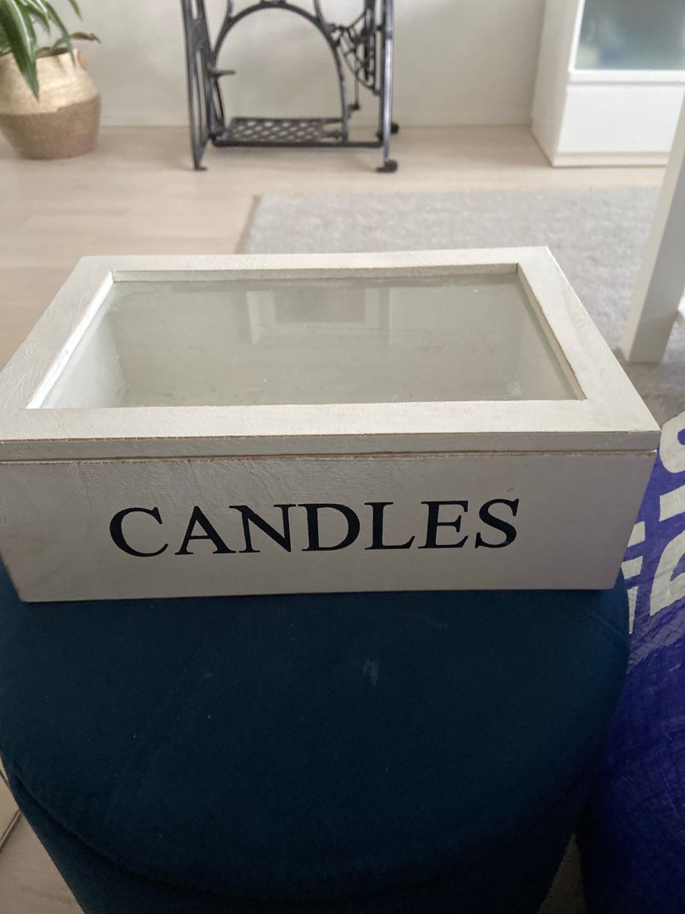 Candles laatikko