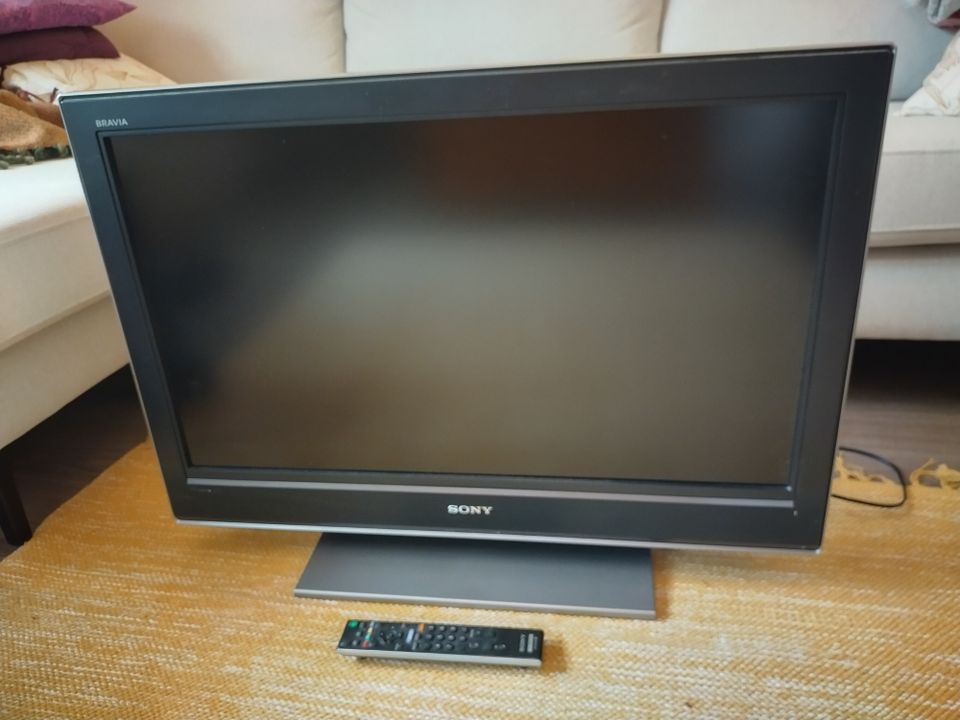 SONY tv 32" ja digiboxi