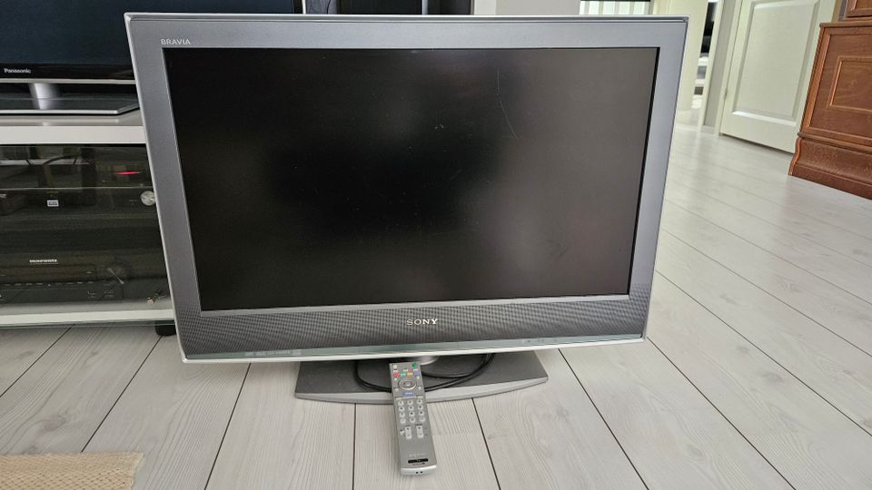 Sony TV KDL 32S2000