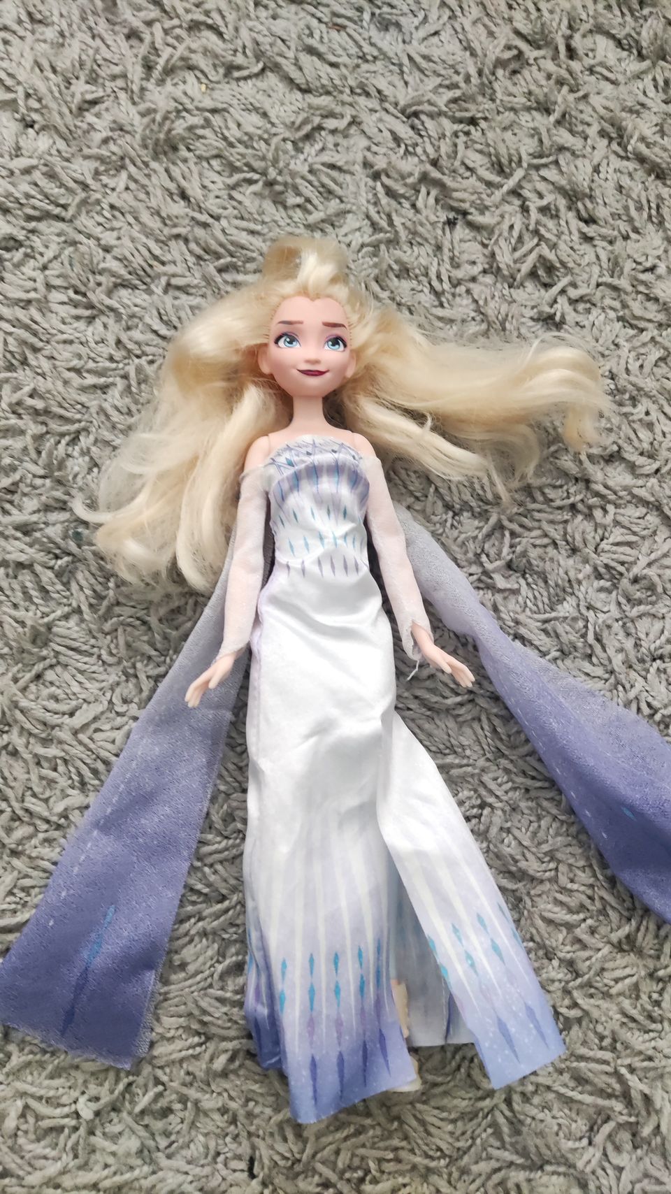 Frozen Elsa-nukke