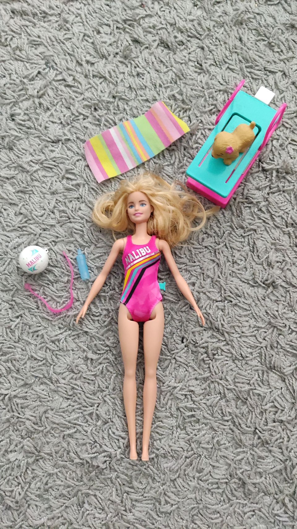 Myydään Malibu-Barbie
