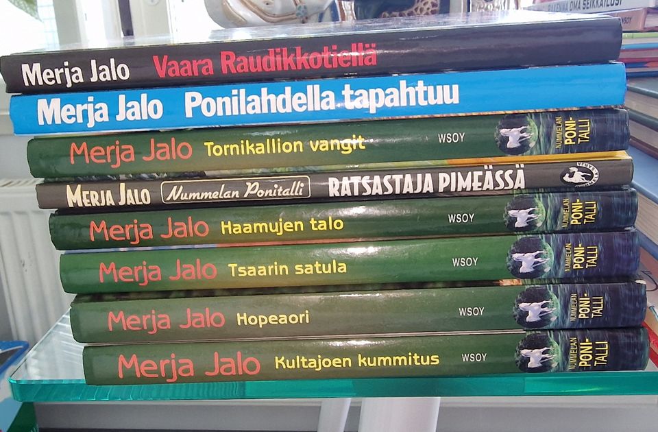 Nummelan Ponitalli -kirjoja (Merja Jalo)