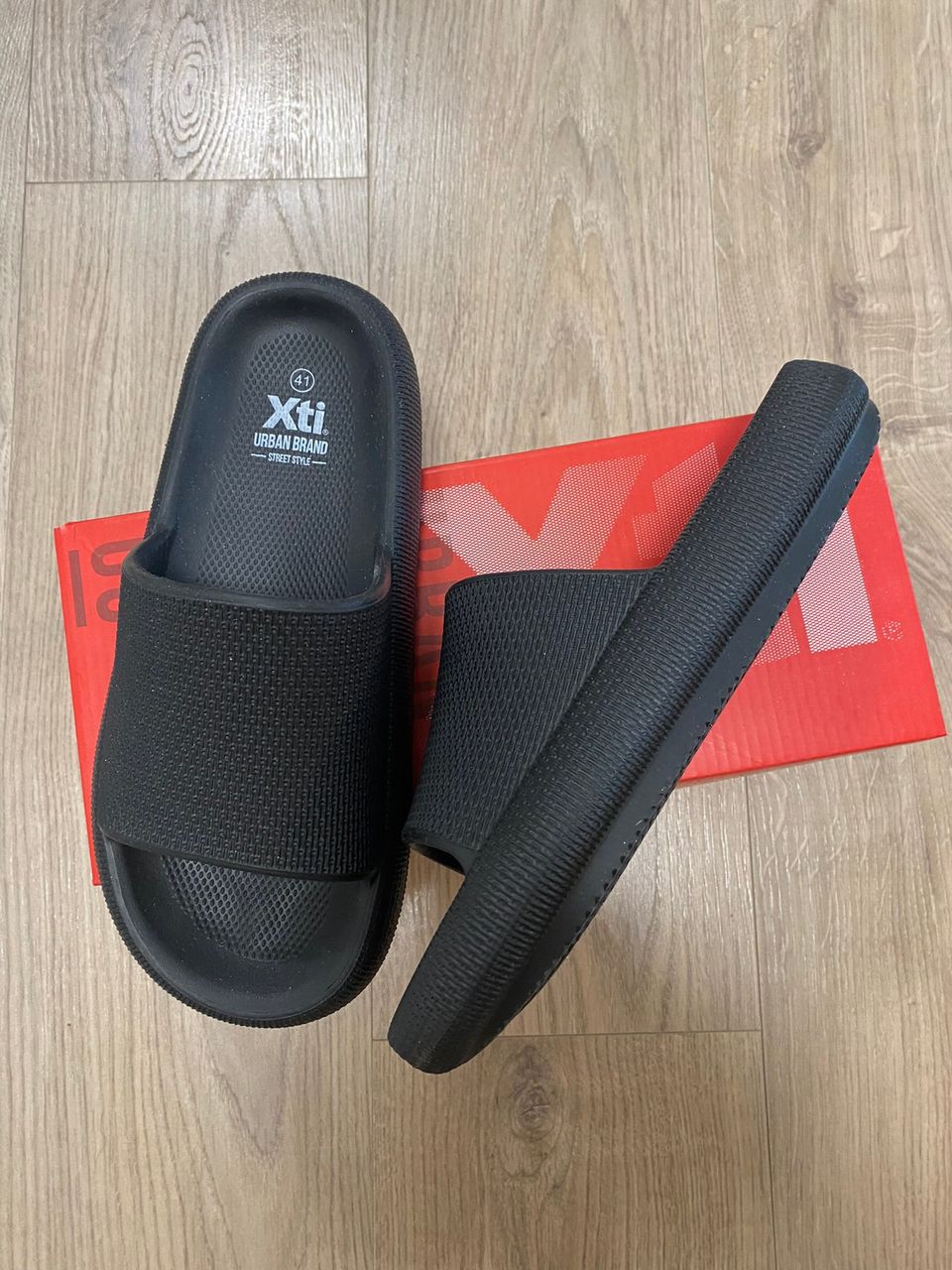 Pehmoiset sandaalit 41, uudet, Xti urban brand