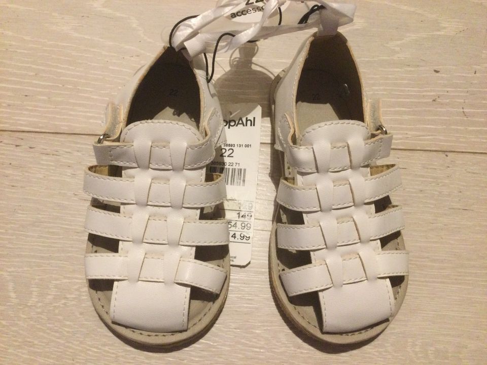 Uudet valkoiset sandaalit koko 22 Kotka