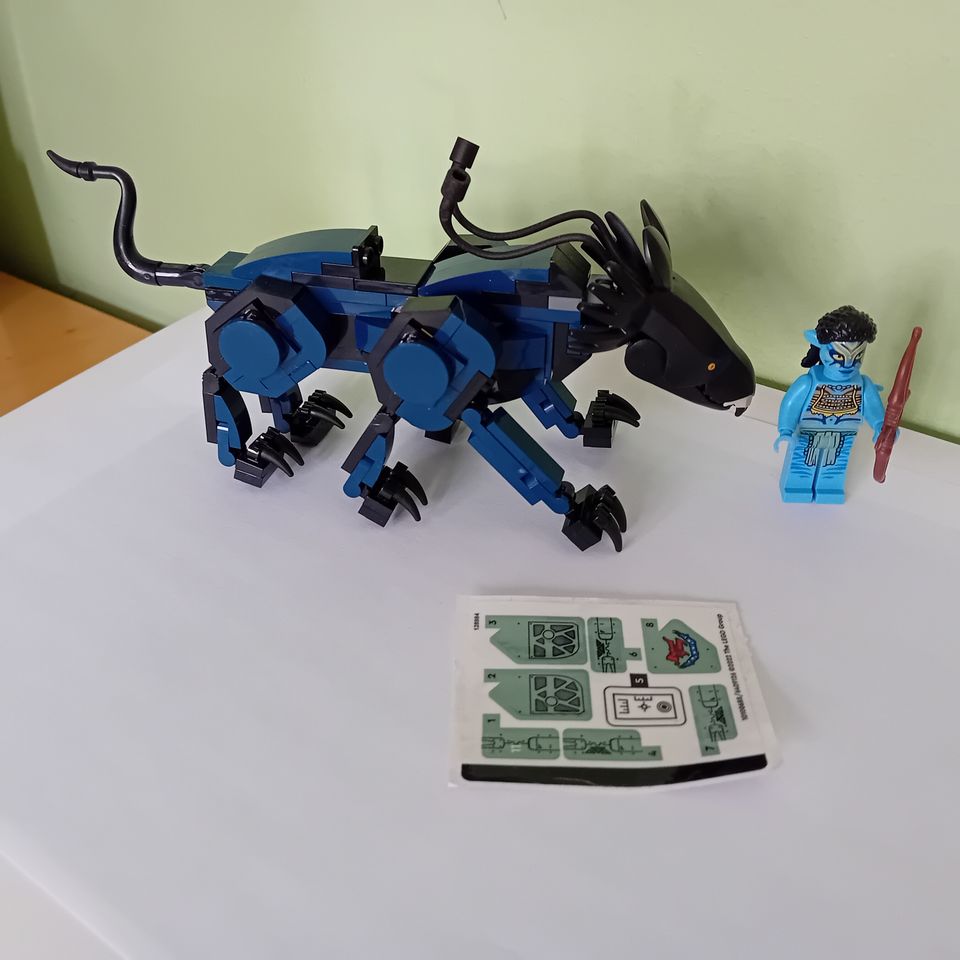 LEGO Avatar 75571 - Neytiri ja Thanator vs. Quaritch AMP-puvussa