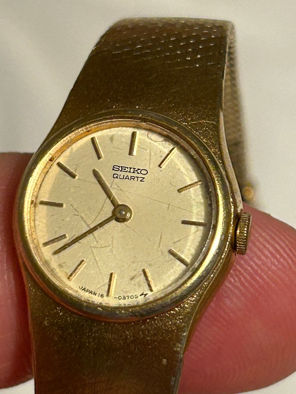 Vintage Seiko - naisten kultainen kello