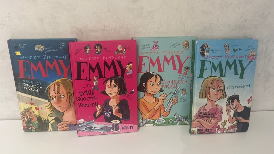 Emmy kirjoja, suomenkielisiä