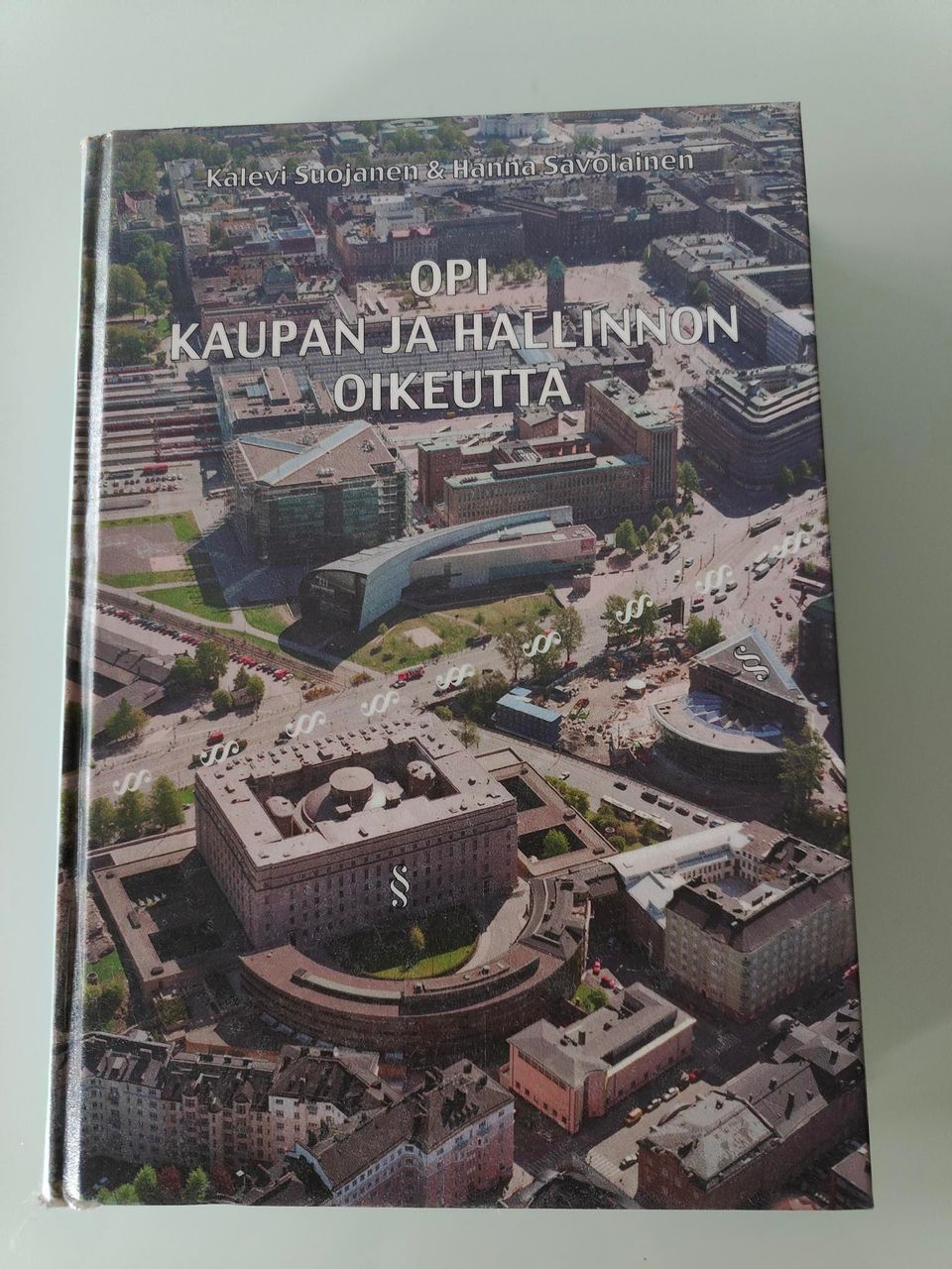 Opi kaupan ja hallinnon oikeutta