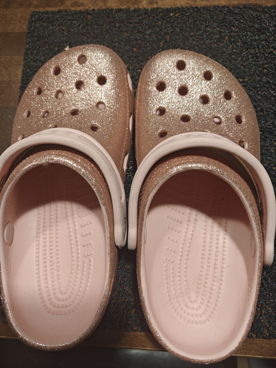 Crocsit koko 33