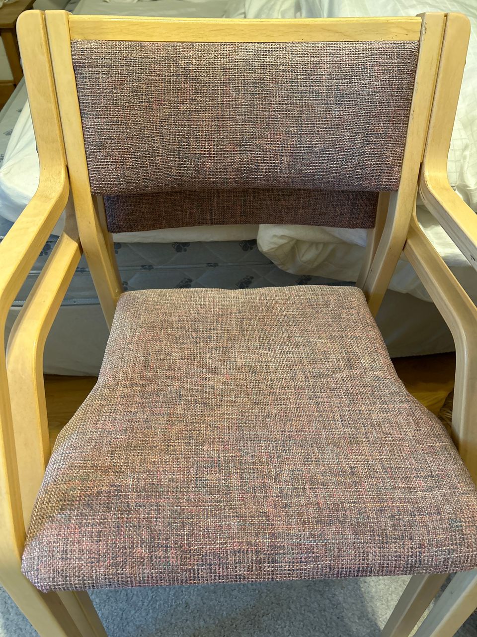 2 kpl iskun tuoleja