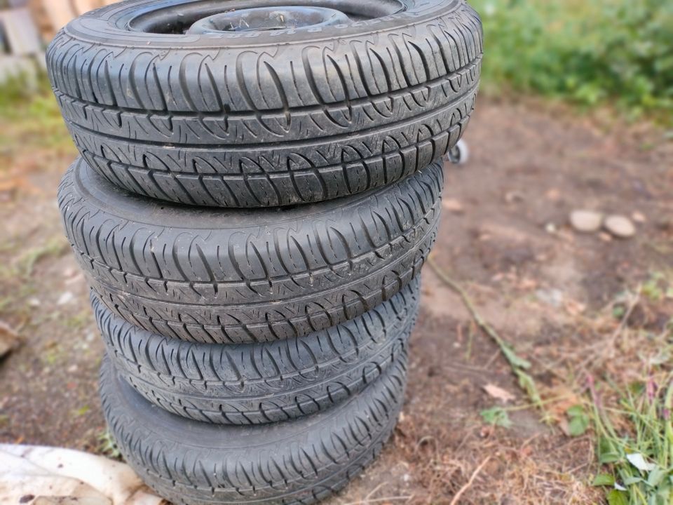 Kesärenkaat Opel peltivanteilla 185/70 R14