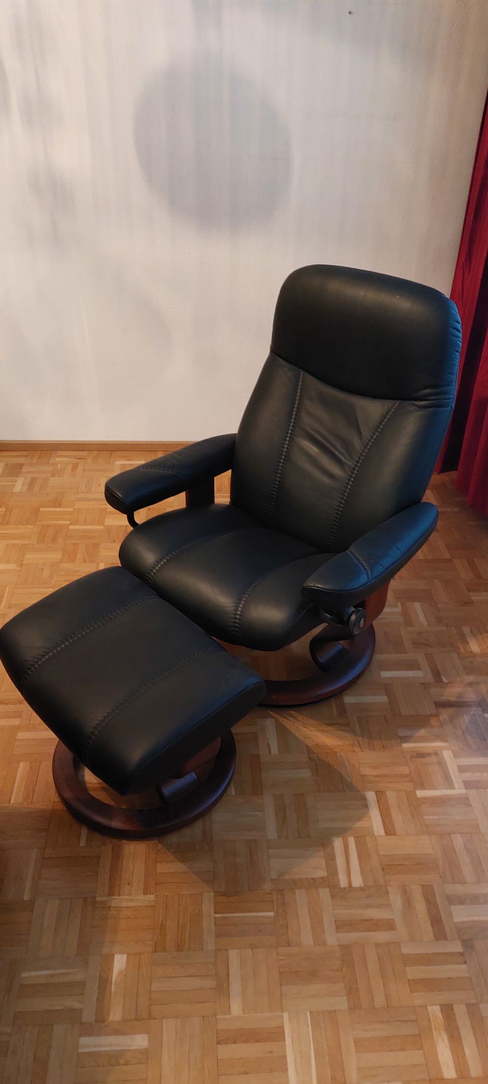 Ekornes Stresless Consul -lepotuoli + rahi