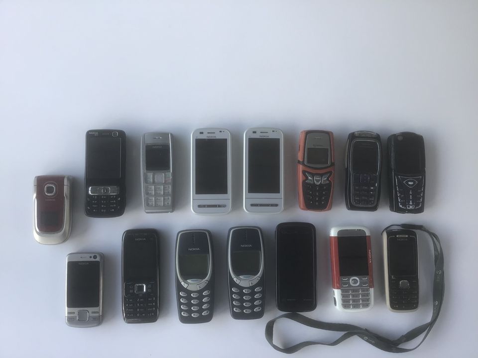 Nokia kännyköitä 15 kpl