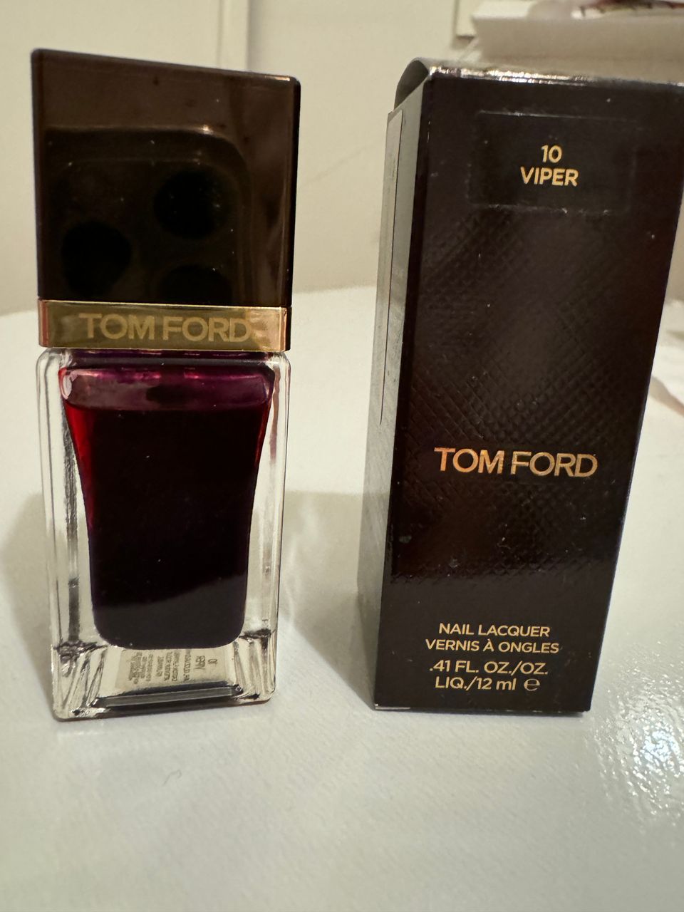 Tom Ford kynsilakka 10 viper