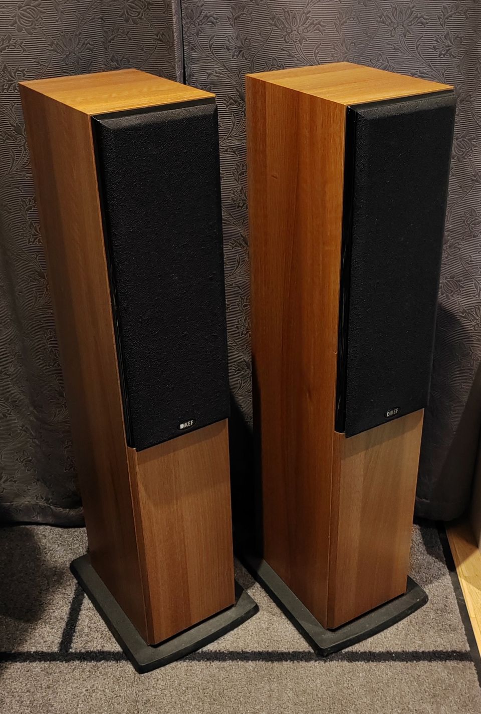 Lattiakaiuttimet Kef C5