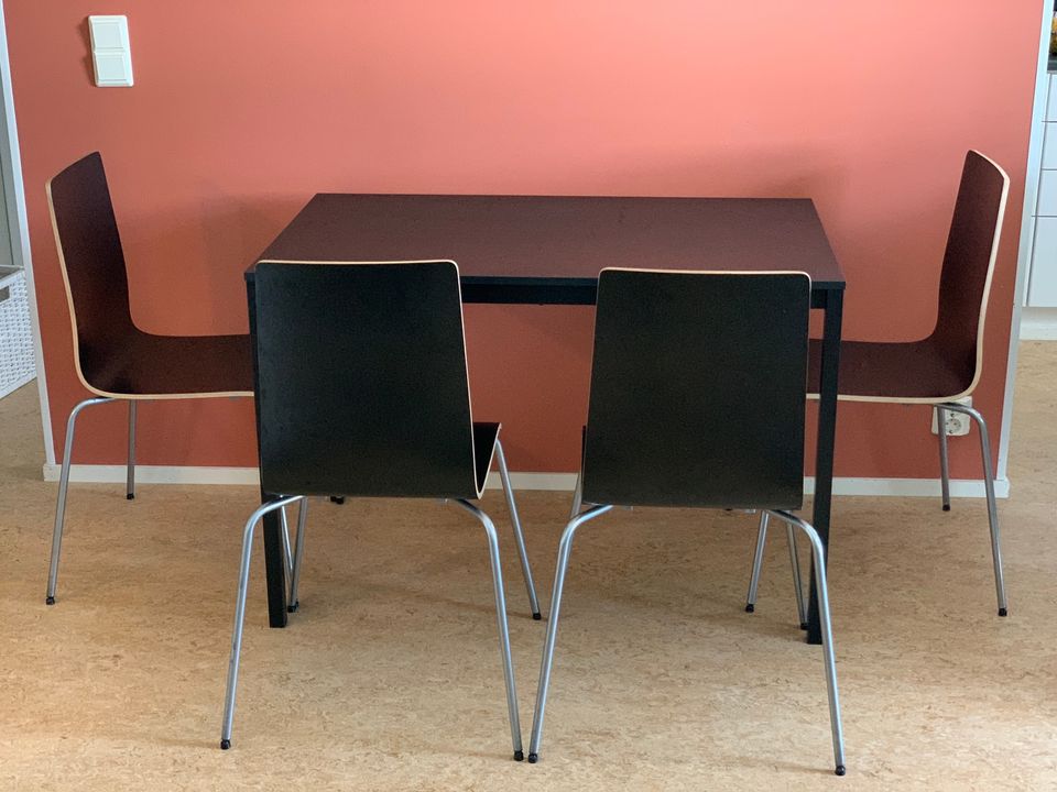 Ikea Tärendö-ruokapöytä ja Martin-tuolit