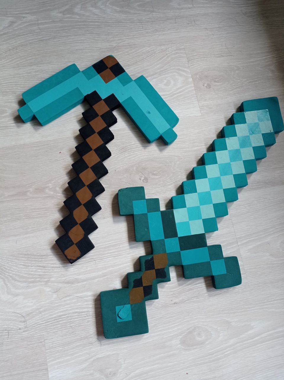 Minecraft miekka ja hakku