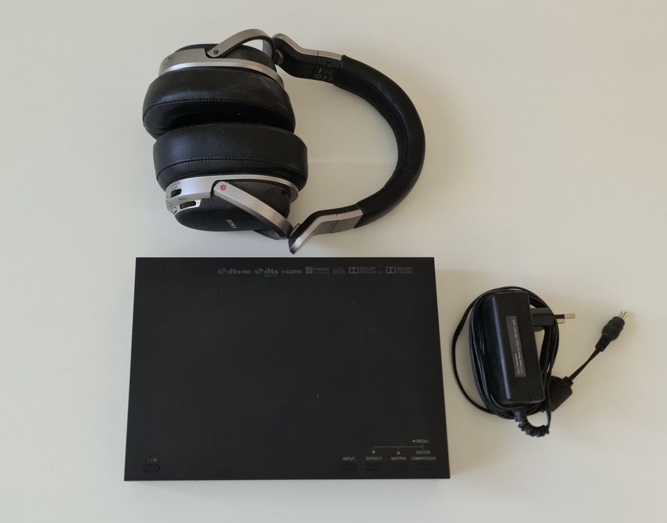 Sony MDR-HW700 langattomat surround-kuulokkeet