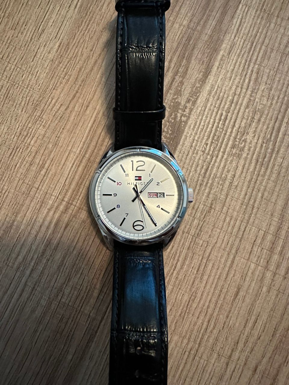 Tommy Hilfiger kello (käyttämätön)