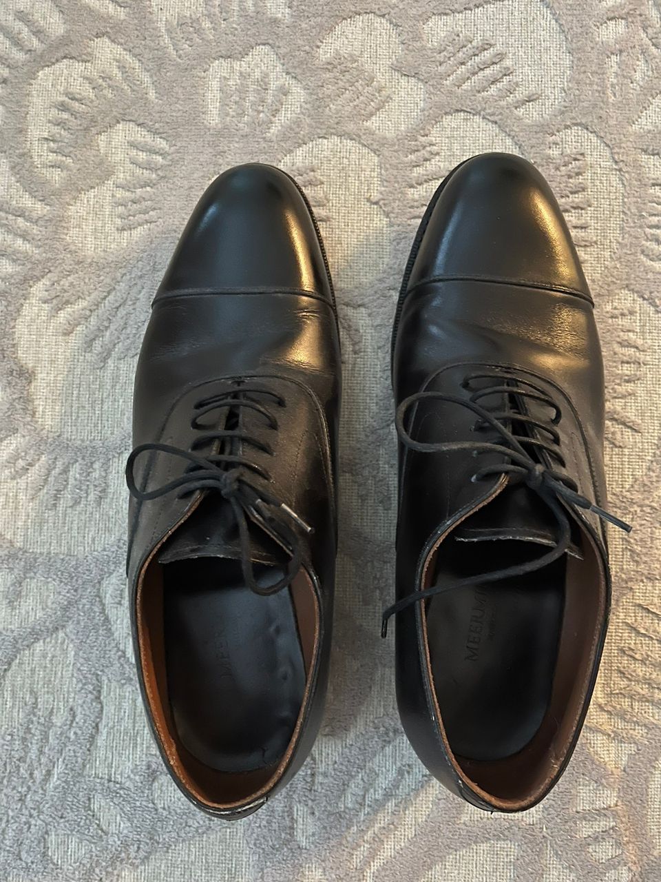 Meermin Oxford UK7 mustat