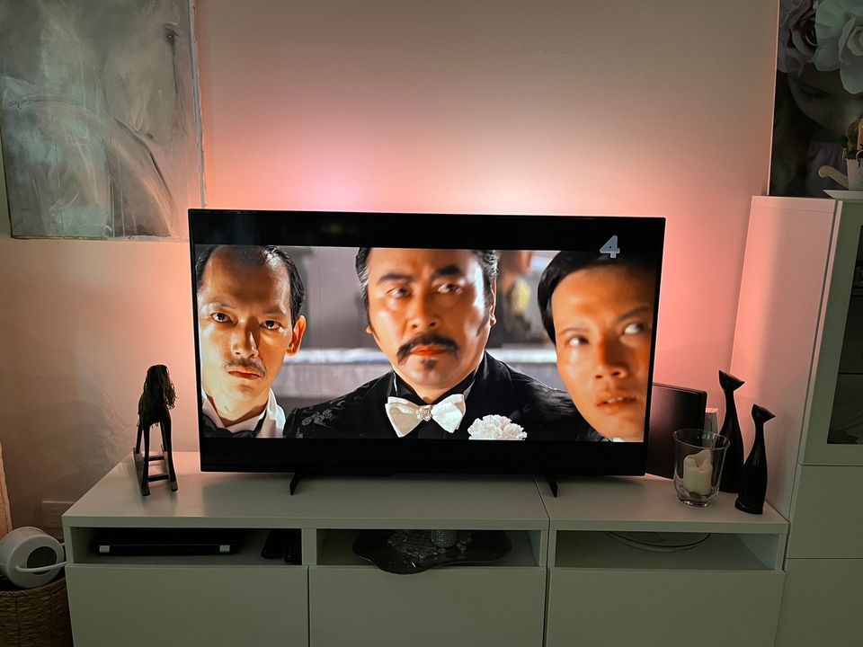 Philips 4k UHD Smart taustavalaistu Ambilight TV