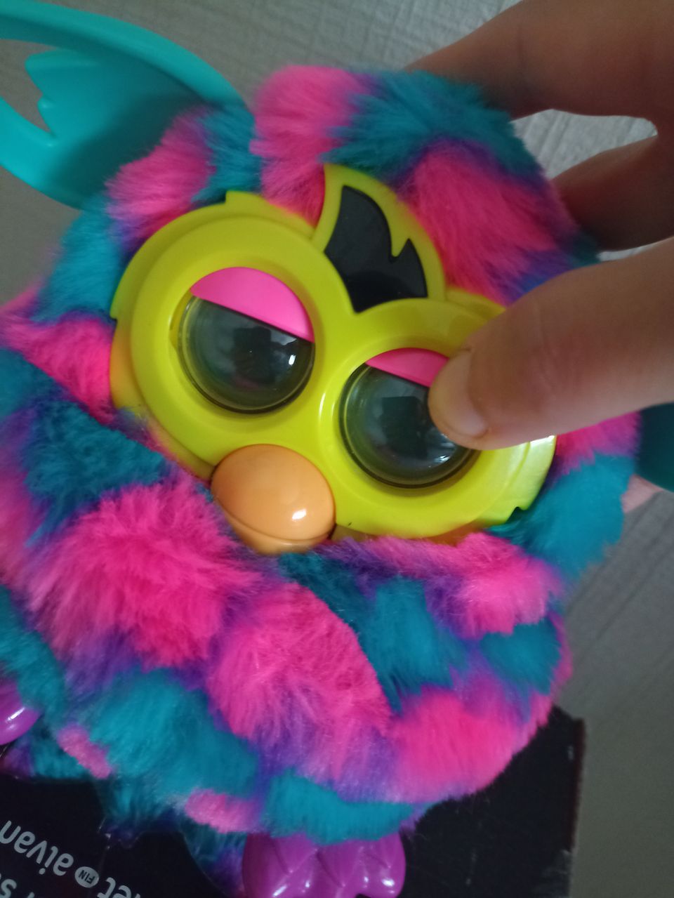 Furby Boom (interaktiivinen lemmikki)