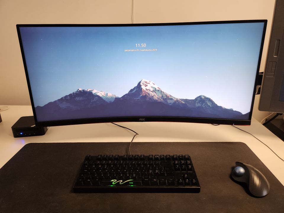 Ultrawide-näyttö 34" 144Hz (AOC CU34G2X/BK)