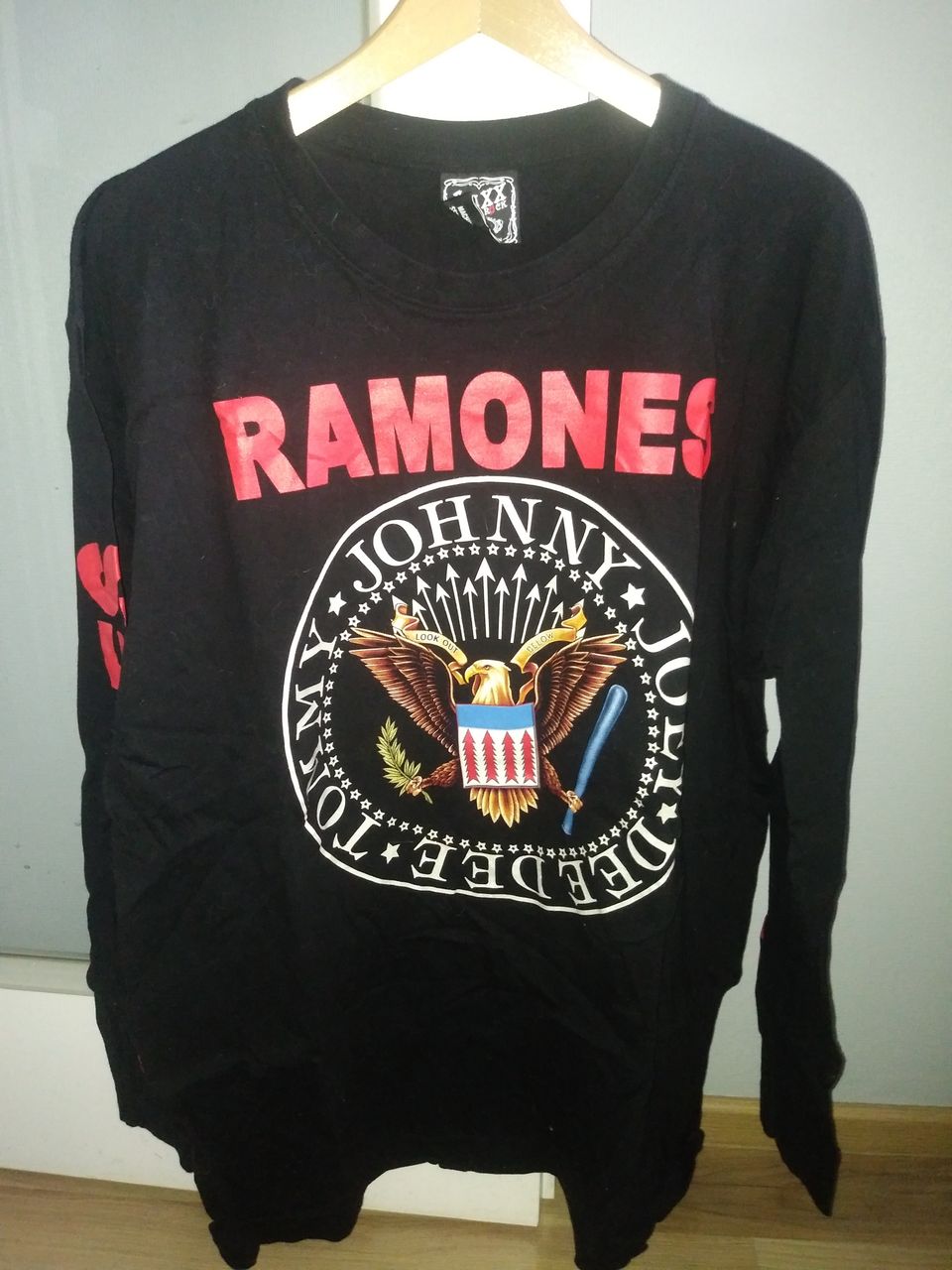 Ramones Pitkähihainen paita, koko XL.