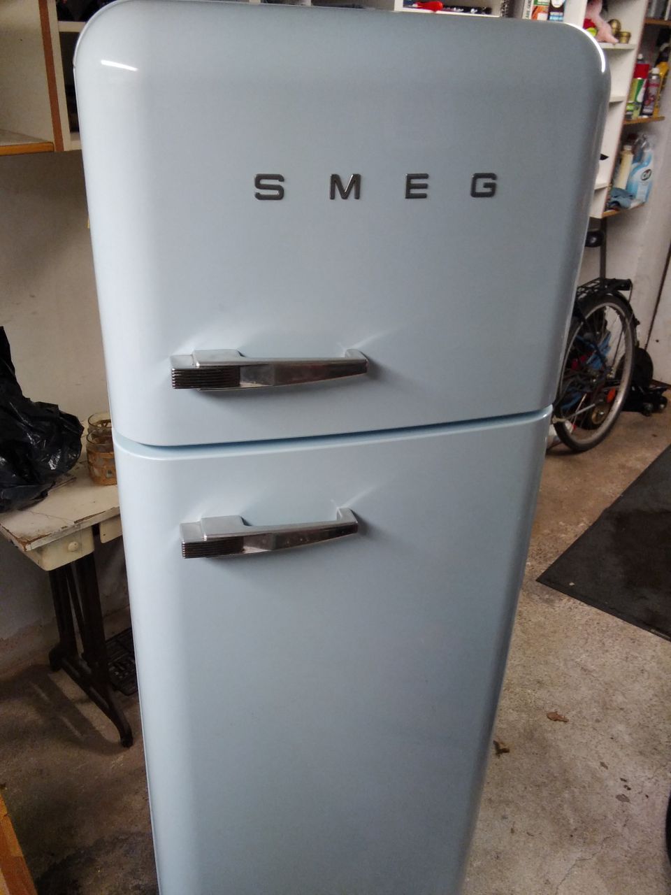 SMEG jenkki jääkaappi Varattu maanantaihin