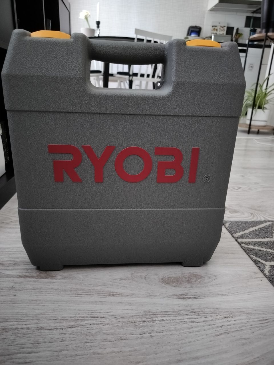 Ryobi porakone