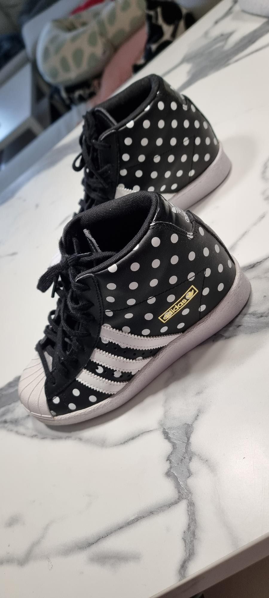 Uudet Adidas originals kengät