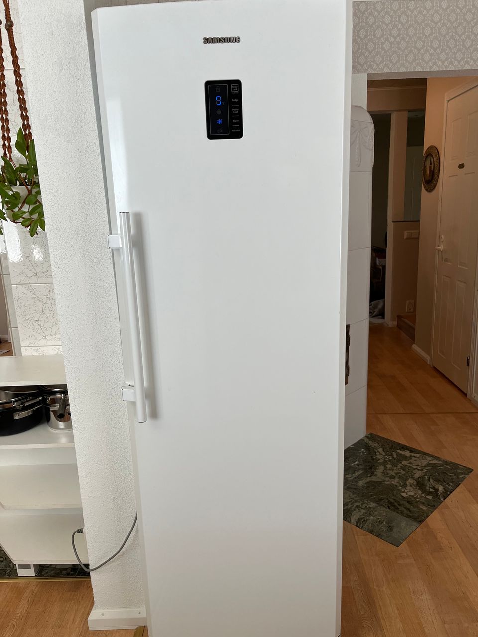 Samsung jääkaappi RR82EFSW